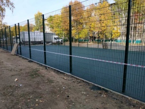 Забор на спортивную площадку 40 метров фото в Заволжье