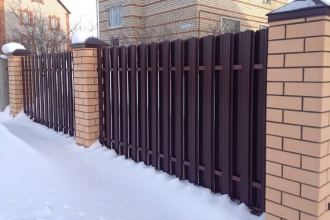 Забор из евроштакетника в шахматном порядке 30 метров фото в Заволжье