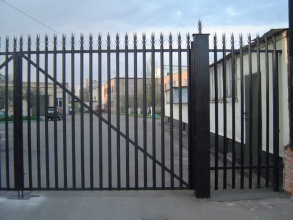 Сварные заборы с бетонированием столбов 12 метров фото в Заволжье