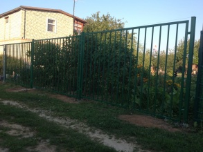 Сварные заборы с забивными столбами  80 метров фото в Заволжье