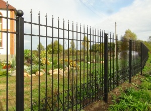 Сварные заборы с забивными столбами  12 метров фото в Заволжье